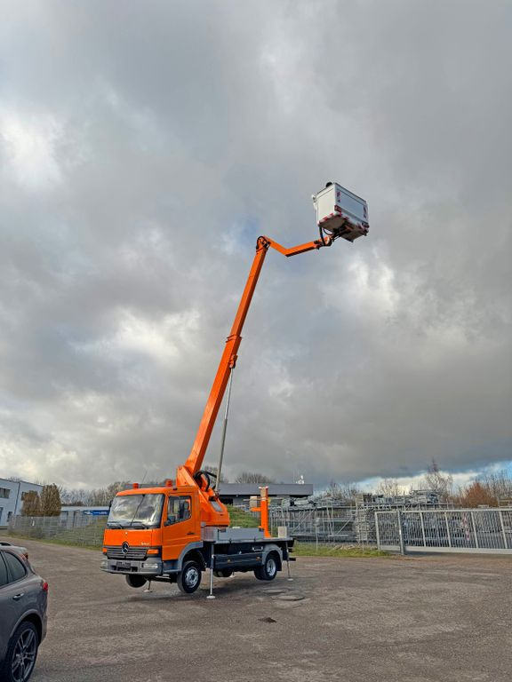 Mercedes-Benz 815 4x2 Hubarbeitsbühne Wumag 170 high 17 m Mercedes-Benz 815 4x2 Hubarbeitsbühne Wumag 170 high 17 m - Platformë ajrore e montuar në kamion, Kamioncine: foto 1 Mercedes-Benz 815 4x2 Hubarbeitsbühne Wumag 170 high 17 m Mercedes-Benz 815 4x2 Hubarbeitsbühne Wumag 170 high 17 m - Platformë ajrore e montuar në kamion, Kamioncine: foto 1