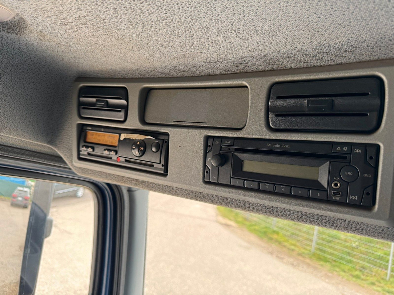 Mercedes-Benz 818 4X2 Pritsche original Kilometer - Kamioncine me karroceri: foto 4 Mercedes-Benz 818 4X2 Pritsche original Kilometer - Kamioncine me karroceri: foto 4