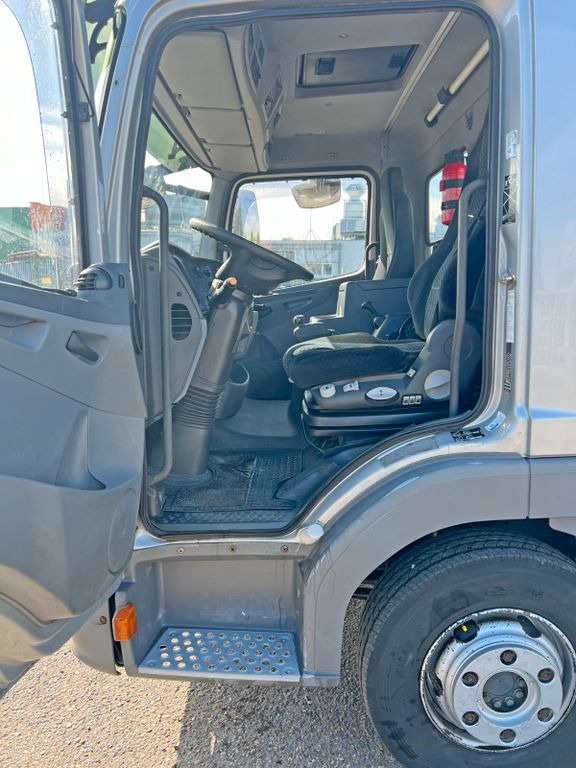 Mercedes-Benz 818 4X2 ROM Toilettenwagen guter Zustand - Kamion me vakuum: foto 5 Mercedes-Benz 818 4X2 ROM Toilettenwagen guter Zustand - Kamion me vakuum: foto 5