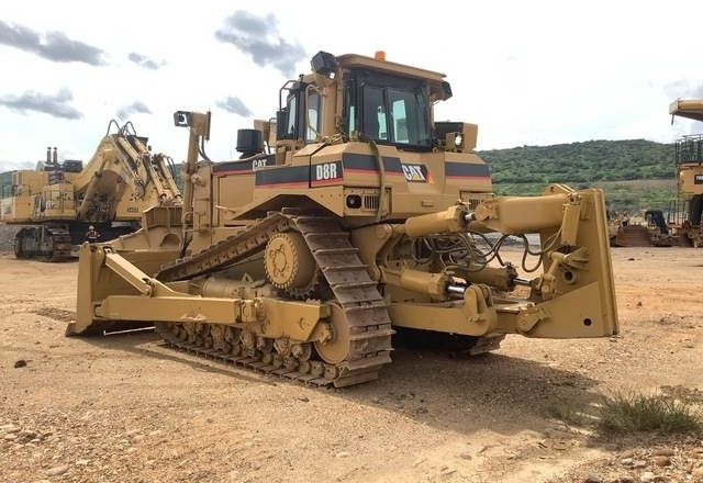 CAT D8R - Buldozer: foto 2 CAT D8R - Buldozer: foto 2
