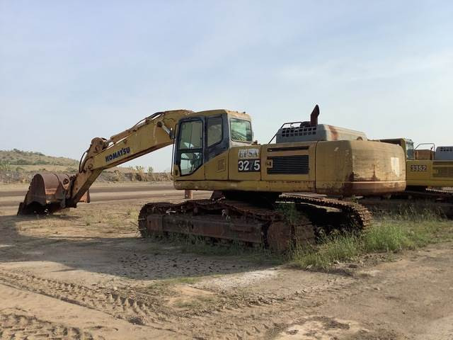 Komatsu PC450-7 - Ekskavator me zinxhirë: foto 2 Komatsu PC450-7 - Ekskavator me zinxhirë: foto 2
