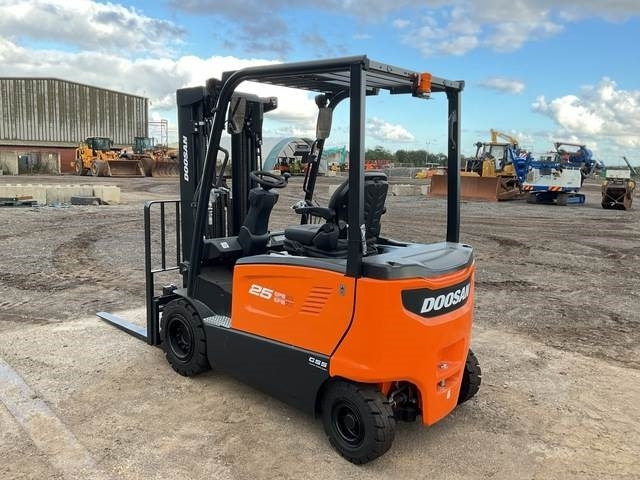 Doosan B25X-7 PLUS - Pirun elektrik: foto 2 Doosan B25X-7 PLUS - Pirun elektrik: foto 2