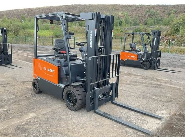 Doosan B25X-7 PLUS - Pirun elektrik: foto 4 Doosan B25X-7 PLUS - Pirun elektrik: foto 4
