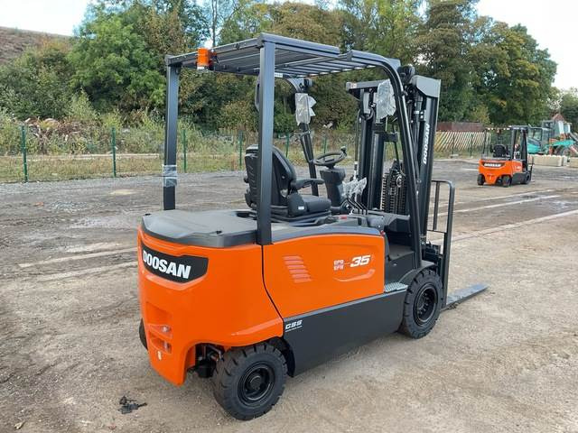 Doosan B35X-7 PLUS - Pirun elektrik: foto 3 Doosan B35X-7 PLUS - Pirun elektrik: foto 3
