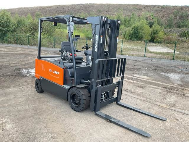 Doosan B35X-7 PLUS - Pirun elektrik: foto 4 Doosan B35X-7 PLUS - Pirun elektrik: foto 4