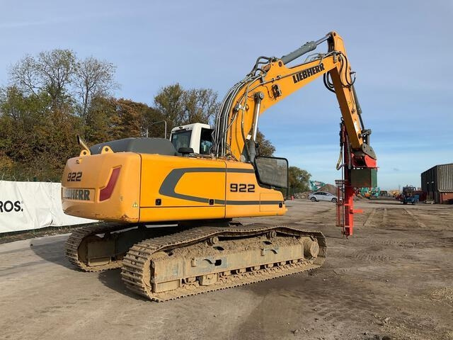 Liebherr R922LC - Ekskavator me zinxhirë: foto 3 Liebherr R922LC - Ekskavator me zinxhirë: foto 3