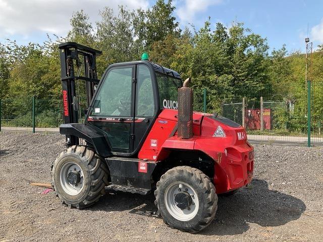 Manitou M30-4 - Ngarkues me pirun për terren të ashpër: foto 2 Manitou M30-4 - Ngarkues me pirun për terren të ashpër: foto 2