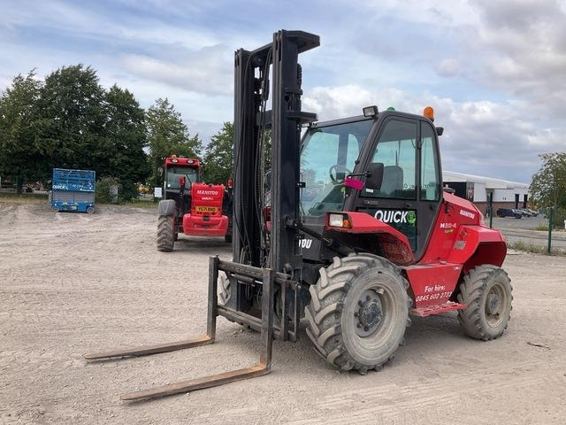 Manitou M30-4 - Ngarkues me pirun për terren të ashpër: foto 1 Manitou M30-4 - Ngarkues me pirun për terren të ashpër: foto 1