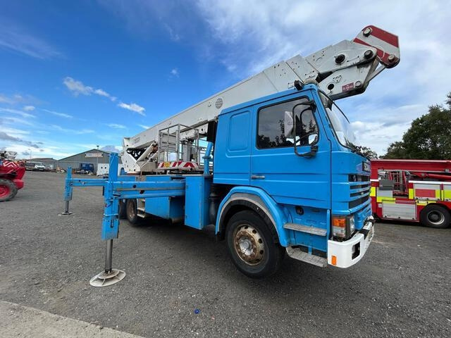 Scania P113ML - Platformë ajrore e montuar në kamion: foto 4 Scania P113ML - Platformë ajrore e montuar në kamion: foto 4
