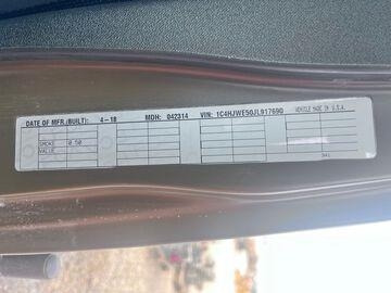 Jeep Wrangler JK Command - Veturë: foto 5 Jeep Wrangler JK Command - Veturë: foto 5