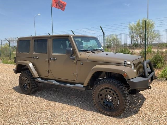 Jeep Wrangler JK Command - Veturë: foto 4 Jeep Wrangler JK Command - Veturë: foto 4