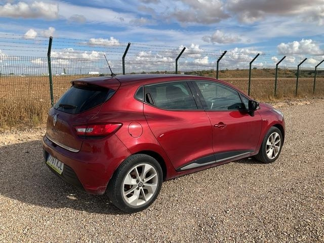 Renault Clio - Veturë: foto 3 Renault Clio - Veturë: foto 3