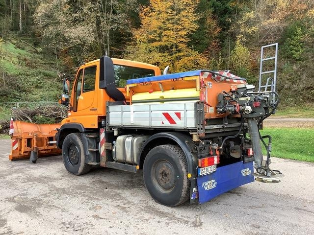 MB Trac Unimog U300 - Makinë për heqjen e borës: foto 3 MB Trac Unimog U300 - Makinë për heqjen e borës: foto 3