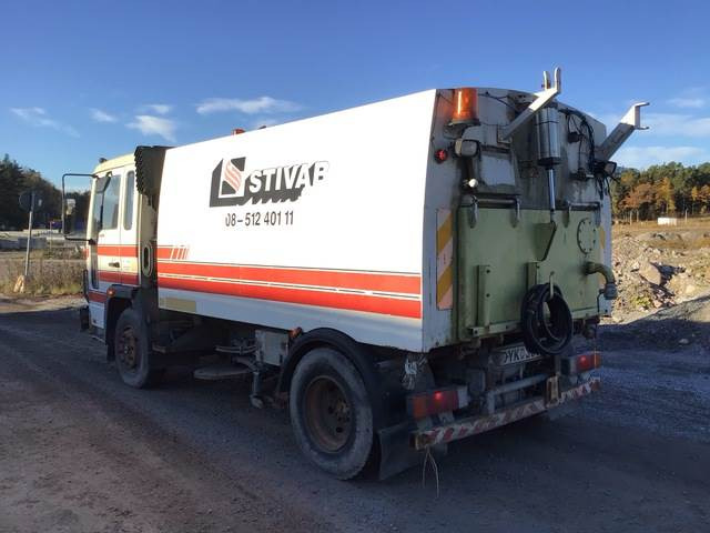 Volvo FL611 - Makinë fshirëse për rrugët: foto 2 Volvo FL611 - Makinë fshirëse për rrugët: foto 2