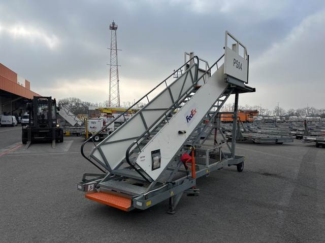 SPS PT-15 - Shkallë për pasagjerët: foto 1 SPS PT-15 - Shkallë për pasagjerët: foto 1