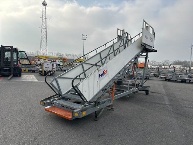 SPS PT-18 - Shkallë për pasagjerët: foto 1 SPS PT-18 - Shkallë për pasagjerët: foto 1