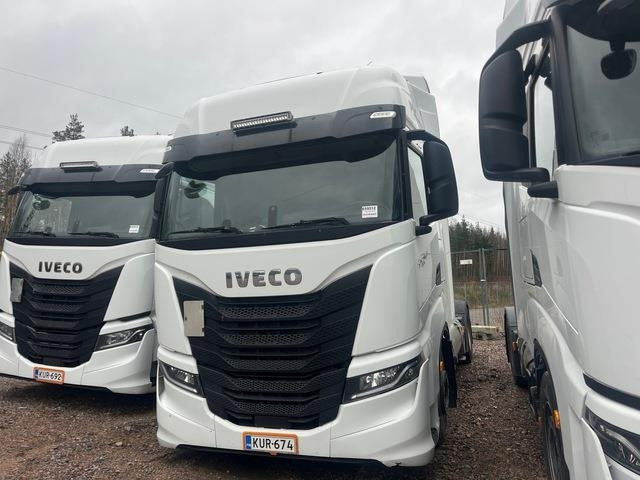 Iveco S-Way 460 - Gjysmë-kamion: foto 1 Iveco S-Way 460 - Gjysmë-kamion: foto 1