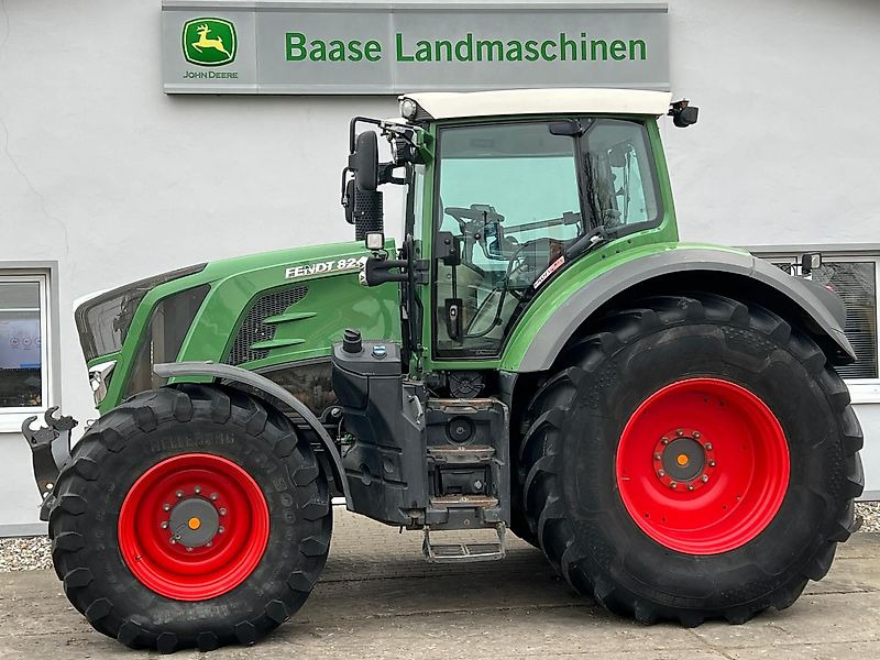 Fendt 824 Vario Profi Plus - Traktor: foto 1 Fendt 824 Vario Profi Plus - Traktor: foto 1