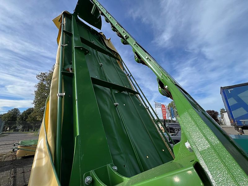 Krone EasyCut R360 - Korrëse bari: foto 4 Krone EasyCut R360 - Korrëse bari: foto 4