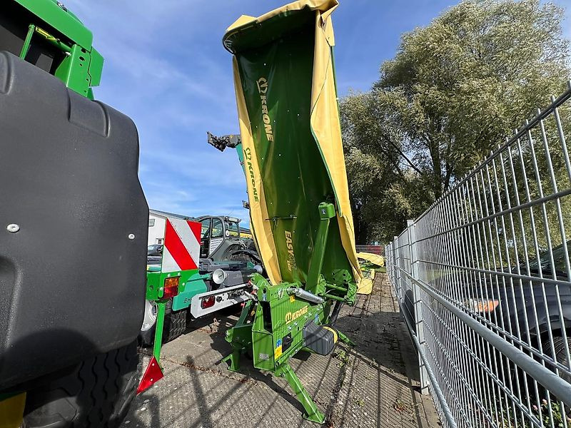 Krone EasyCut R360 - Korrëse bari: foto 1 Krone EasyCut R360 - Korrëse bari: foto 1