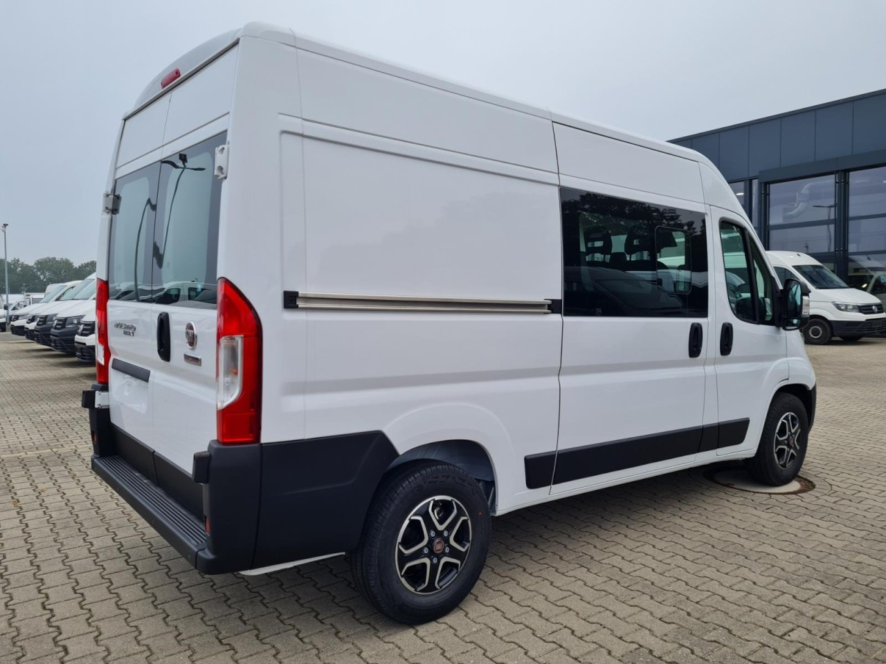 Fiat Ducato 35 Kasten Doka 7-Sitze 2x Schiebetür Maxi L2H2 - Furgon, Kamioncine dopio kabinë: foto 5 Fiat Ducato 35 Kasten Doka 7-Sitze 2x Schiebetür Maxi L2H2 - Furgon, Kamioncine dopio kabinë: foto 5