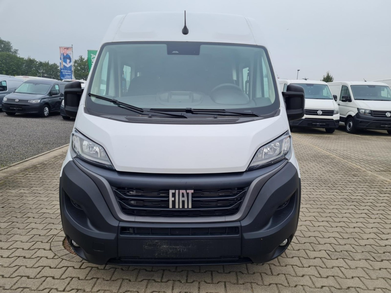 Fiat Ducato 35 Kombi Doka 7-Sitze 2x Schiebetür Maxi L2H2 - Minibus, Furgon pasagjerësh: foto 2 Fiat Ducato 35 Kombi Doka 7-Sitze 2x Schiebetür Maxi L2H2 - Minibus, Furgon pasagjerësh: foto 2