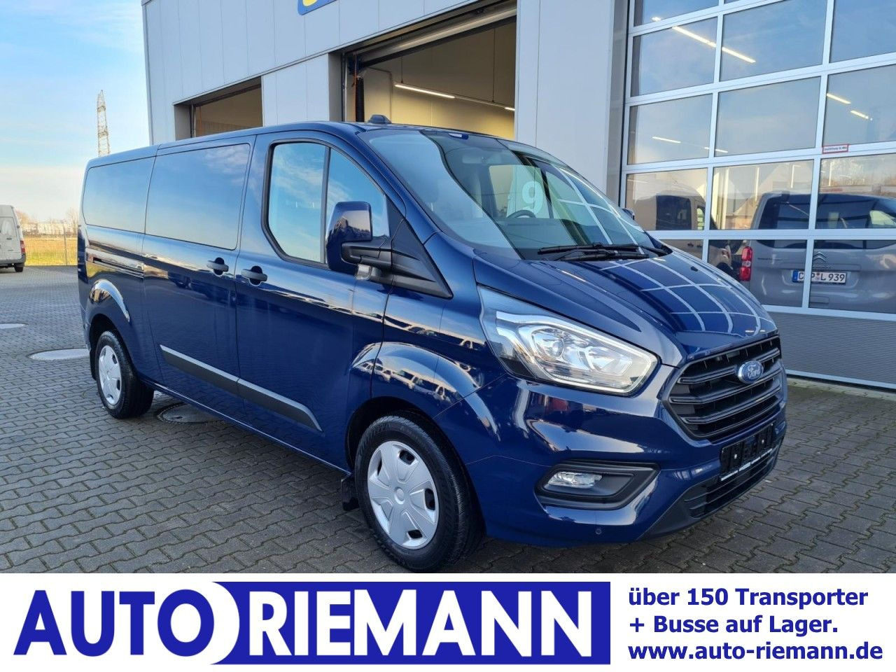 Ford Transit Custom Kombi 320 L2 Trend 9 Sitze KLIMA - Furgon pasagjerësh: foto 1 Ford Transit Custom Kombi 320 L2 Trend 9 Sitze KLIMA - Furgon pasagjerësh: foto 1