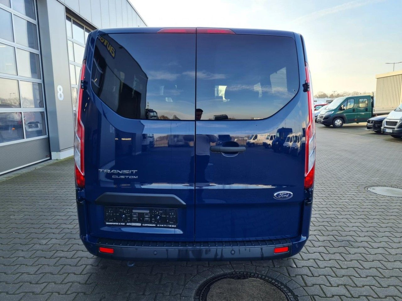 Ford Transit Custom Kombi 320 L2 Trend 9 Sitze KLIMA - Furgon pasagjerësh: foto 5 Ford Transit Custom Kombi 320 L2 Trend 9 Sitze KLIMA - Furgon pasagjerësh: foto 5