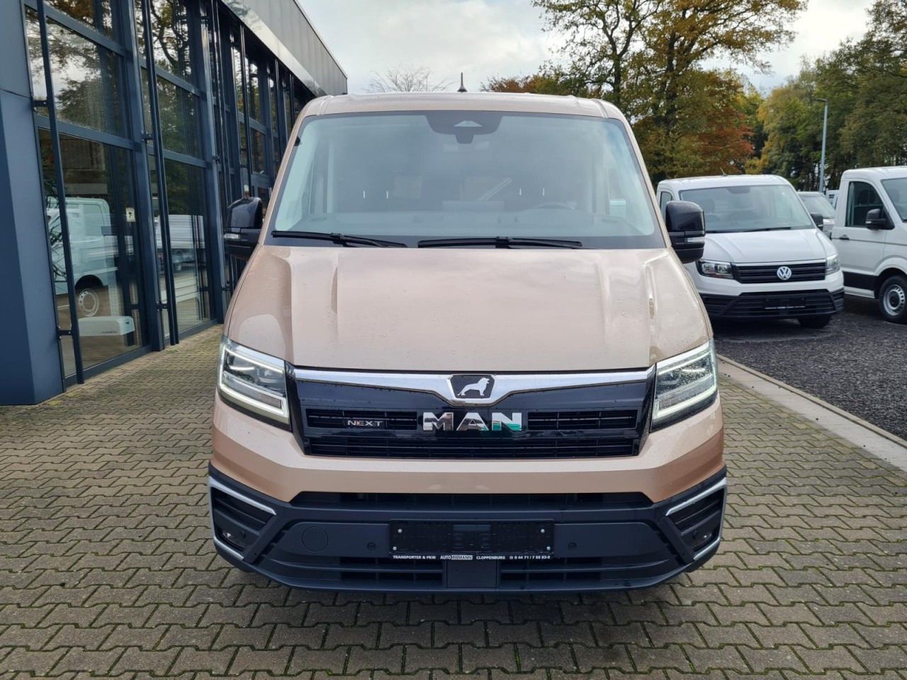 MAN Man TGE 3.180 TDi Kombi 9 Sitze ALU KAMERA LED LEDER Sonderumbau - Minibus, Furgon pasagjerësh: foto 2 MAN Man TGE 3.180 TDi Kombi 9 Sitze ALU KAMERA LED LEDER Sonderumbau - Minibus, Furgon pasagjerësh: foto 2