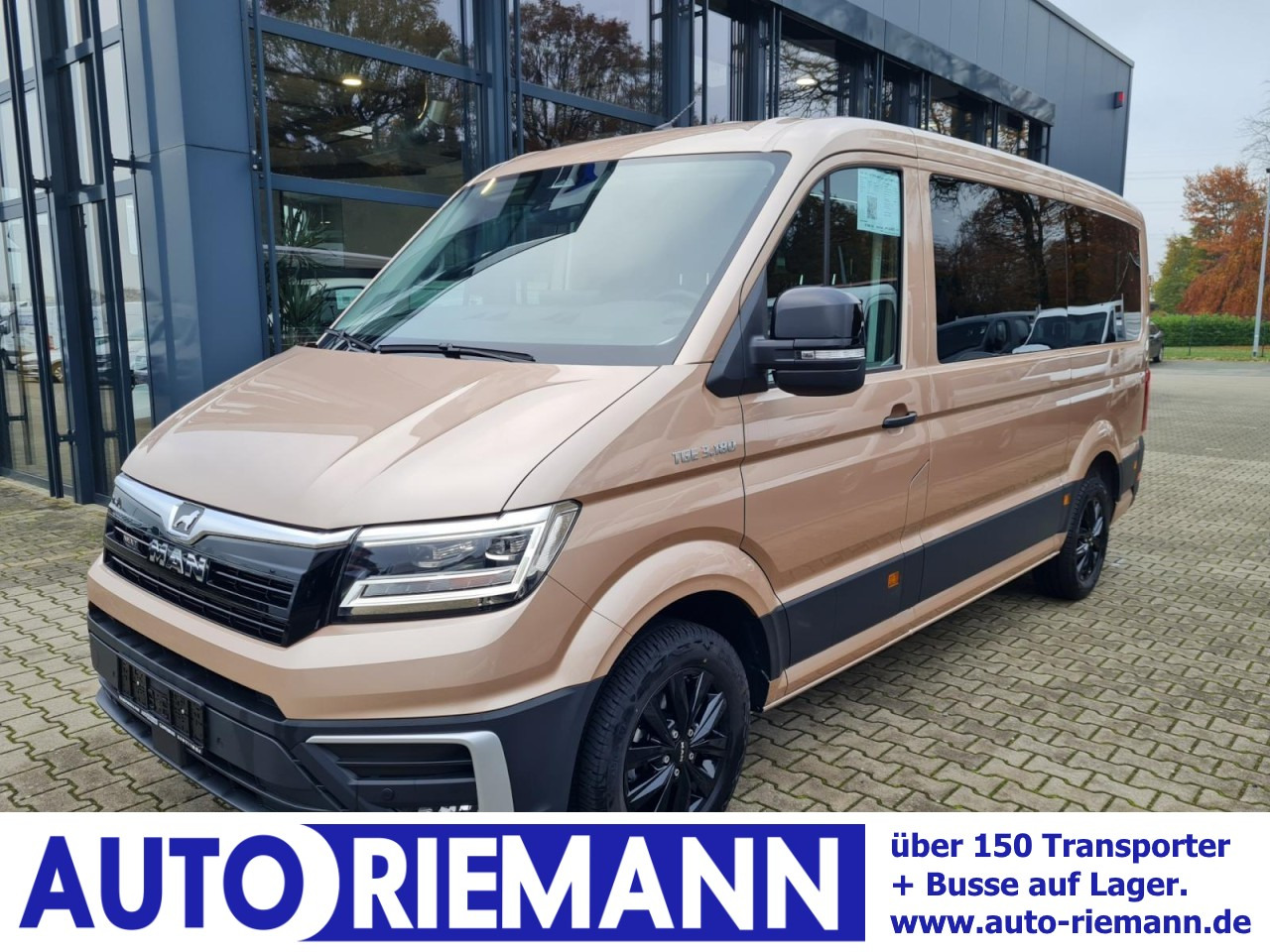 Man TGE 3.180 TDi Kombi 9 Sitze ALU KAMERA LED LEDER Sonderumbau - Minibus, Furgon pasagjerësh: foto 1 Man TGE 3.180 TDi Kombi 9 Sitze ALU KAMERA LED LEDER Sonderumbau - Minibus, Furgon pasagjerësh: foto 1