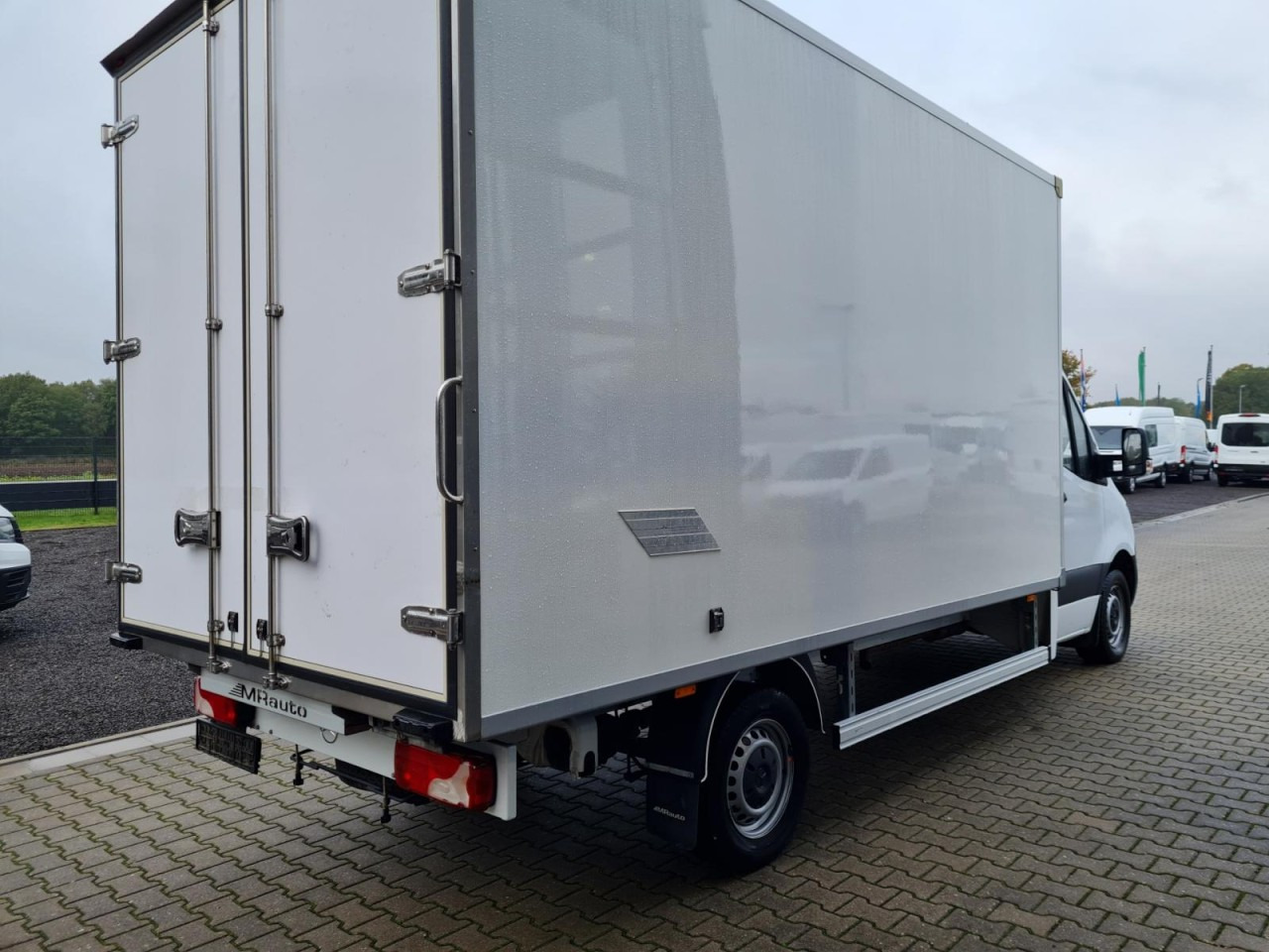 Mercedes-Benz Sprinter 315 CDI Koffer RWD KLIMA TEMPOMAT - Kamioncine me kontinier: foto 4 Mercedes-Benz Sprinter 315 CDI Koffer RWD KLIMA TEMPOMAT - Kamioncine me kontinier: foto 4