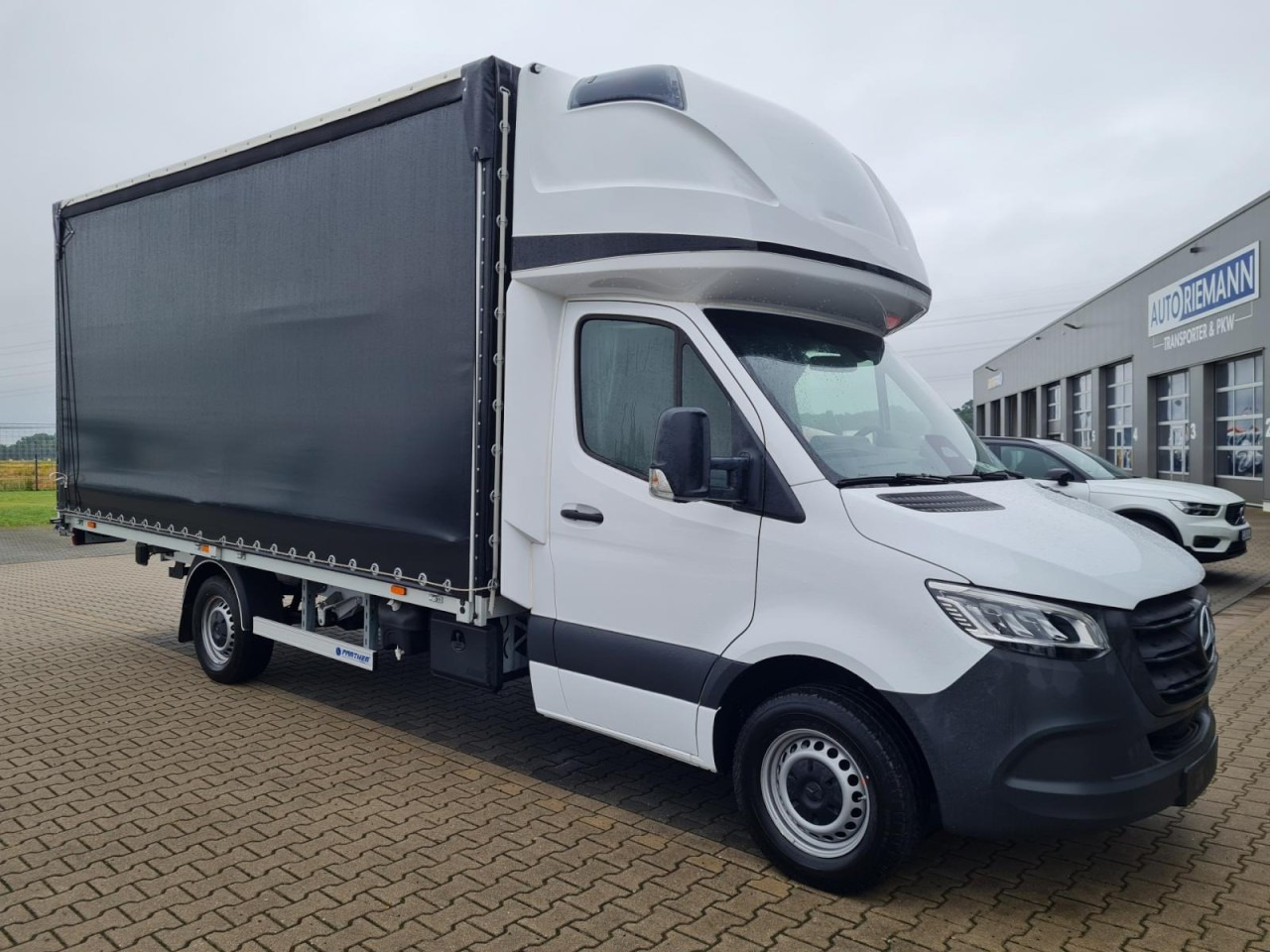 Mercedes-Benz Sprinter 317 AG Schiebe Plane Schlafkab 10 Pal AHK - Kamioncine me tendë: foto 3 Mercedes-Benz Sprinter 317 AG Schiebe Plane Schlafkab 10 Pal AHK - Kamioncine me tendë: foto 3
