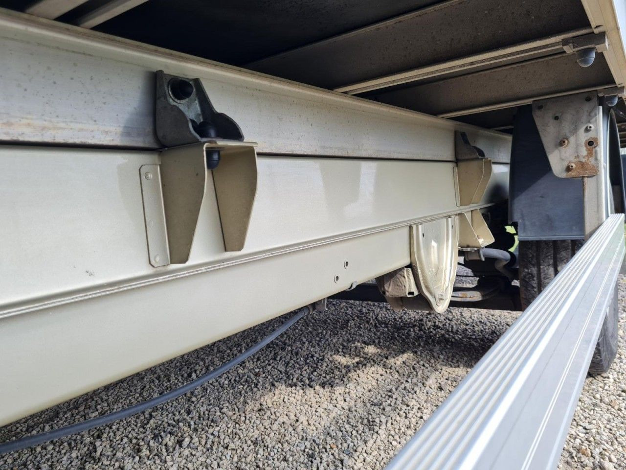 Kamioncine me tendë Peugeot Boxer Pritsche L4 Schiebe Plane Schlafkab Luftfe: foto 25