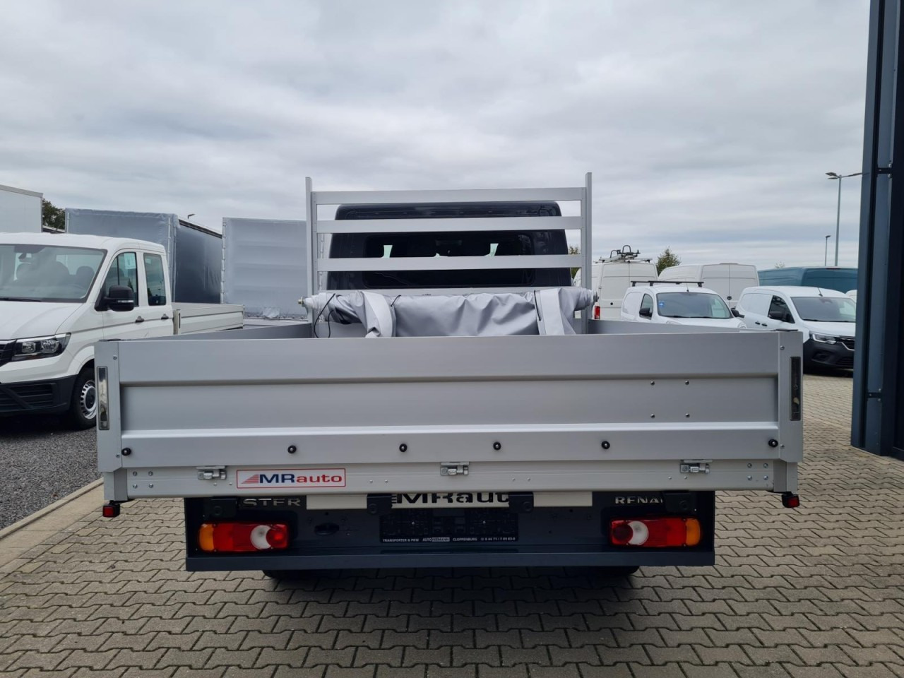 Renault Master 35 New Doka lang L3 AG Klima Komfort Tempomat - Kamioncine me karroceri, Kamioncine dopio kabinë: foto 5 Renault Master 35 New Doka lang L3 AG Klima Komfort Tempomat - Kamioncine me karroceri, Kamioncine dopio kabinë: foto 5