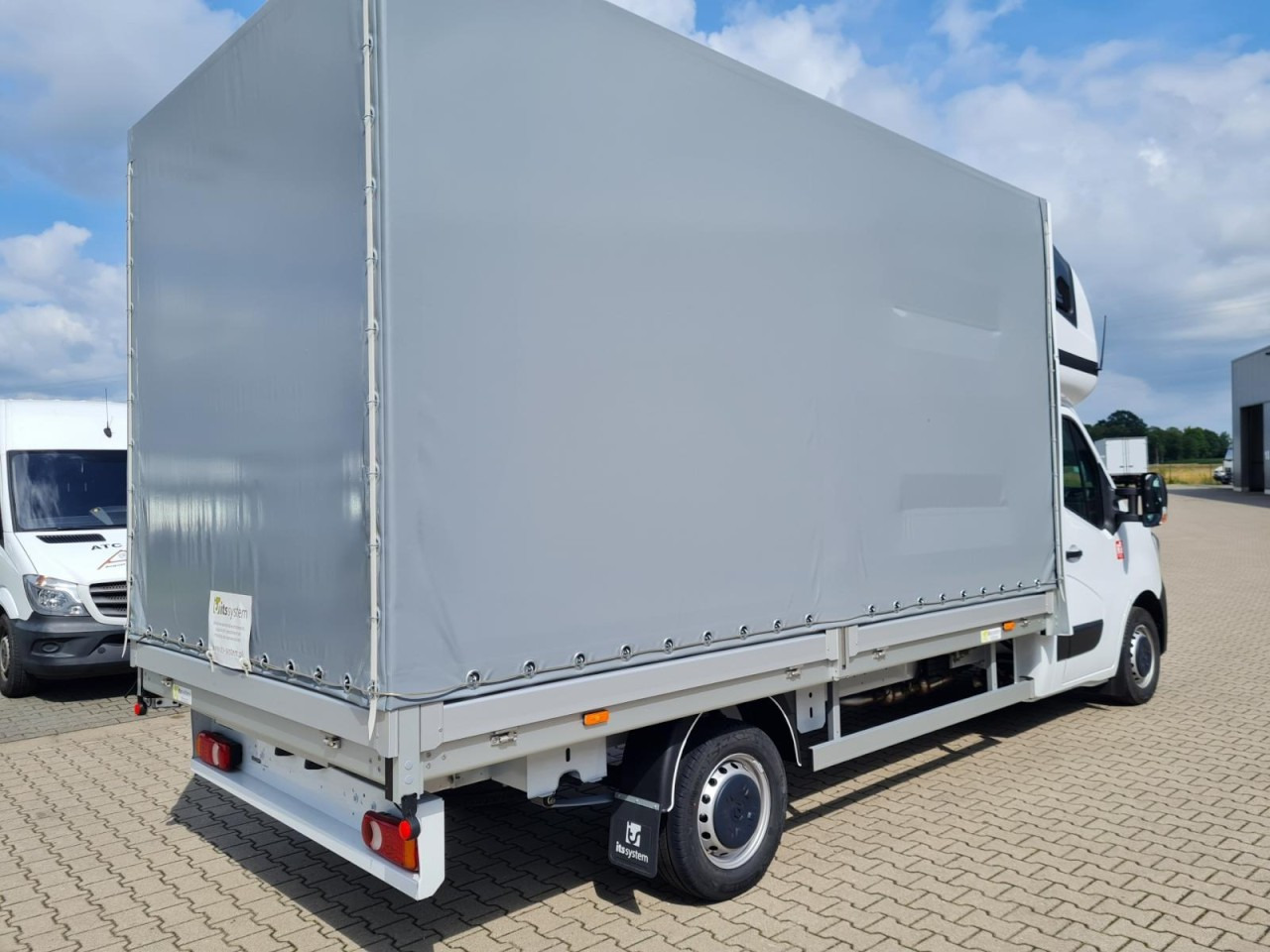 Renault Master 35 Pritsche Schiebe Plane Schlafkab. STHZ - Kamioncine me tendë: foto 4 Renault Master 35 Pritsche Schiebe Plane Schlafkab. STHZ - Kamioncine me tendë: foto 4