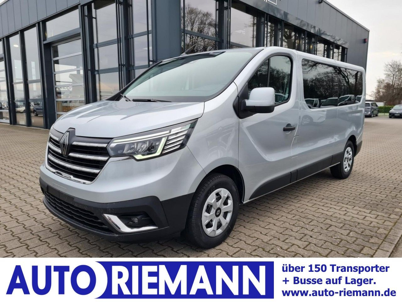 Renault Trafic Kombi 9-Sitze L2 Grand Equilibre KLIMA TE - Veturë: foto 1 Renault Trafic Kombi 9-Sitze L2 Grand Equilibre KLIMA TE - Veturë: foto 1