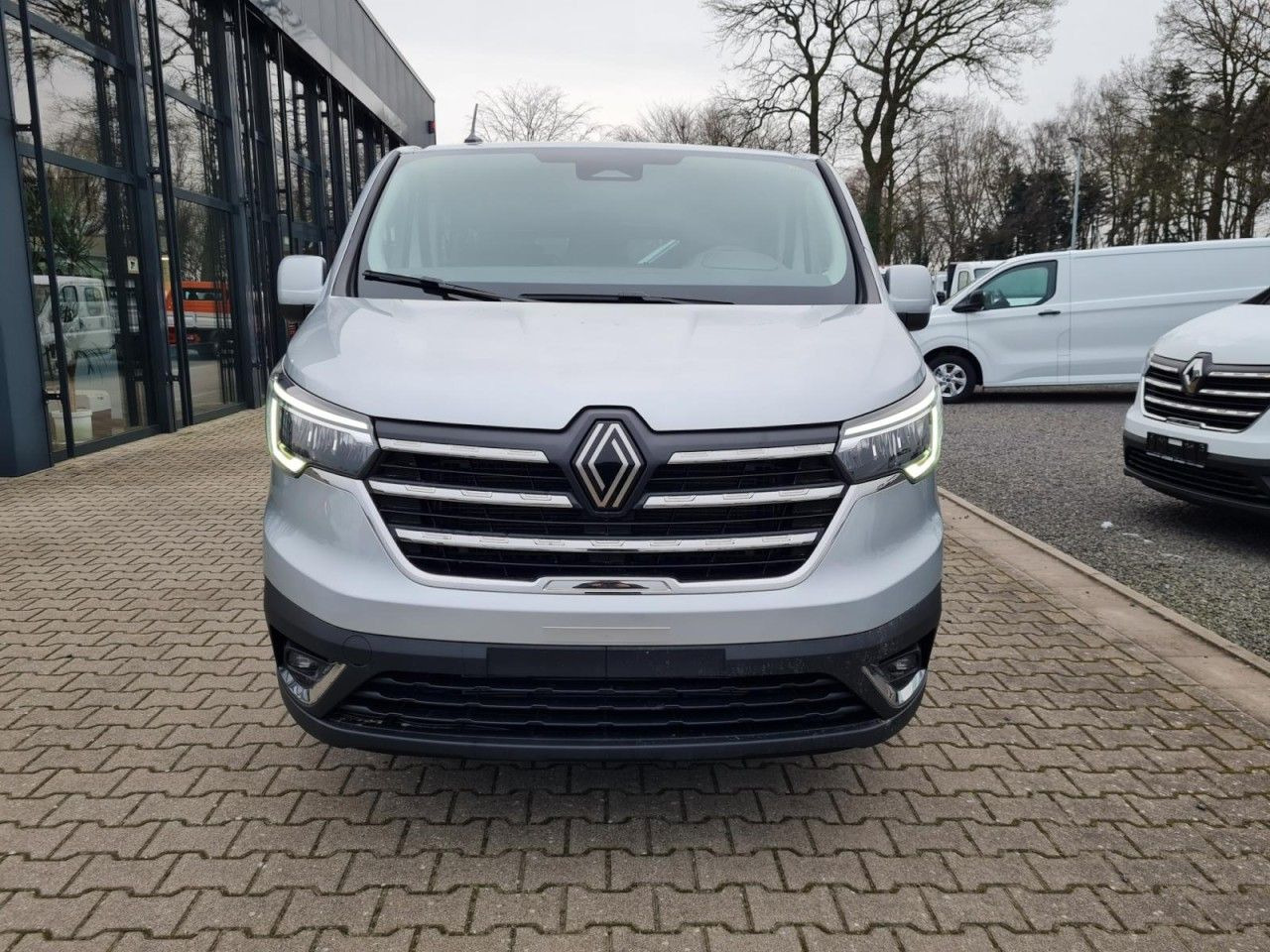 Renault Trafic Kombi 9-Sitze L2 Grand Equilibre KLIMA TE - Makinë me portobagazh: foto 2 Renault Trafic Kombi 9-Sitze L2 Grand Equilibre KLIMA TE - Makinë me portobagazh: foto 2