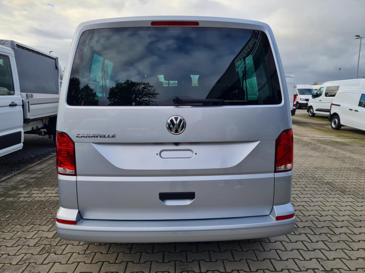 VW Volkswagen T6.1 Caravelle TDI lang 9 Sitzer 2 Schiebetüren Trendl. - Minibus, Furgon pasagjerësh: foto 5 VW Volkswagen T6.1 Caravelle TDI lang 9 Sitzer 2 Schiebetüren Trendl. - Minibus, Furgon pasagjerësh: foto 5