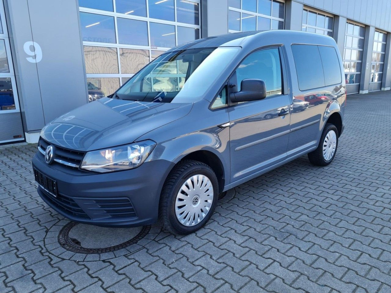 Volkswagen Caddy 4Motion TDi Kombi 5-Sitze REGALSYSTEM TEMP - Veturë: foto 3 Volkswagen Caddy 4Motion TDi Kombi 5-Sitze REGALSYSTEM TEMP - Veturë: foto 3