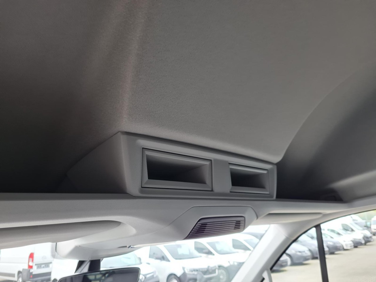 Furgon Volkswagen Crafter 35 Kasten TDI MR L3H3 STANDHEIZ AHK: foto 18