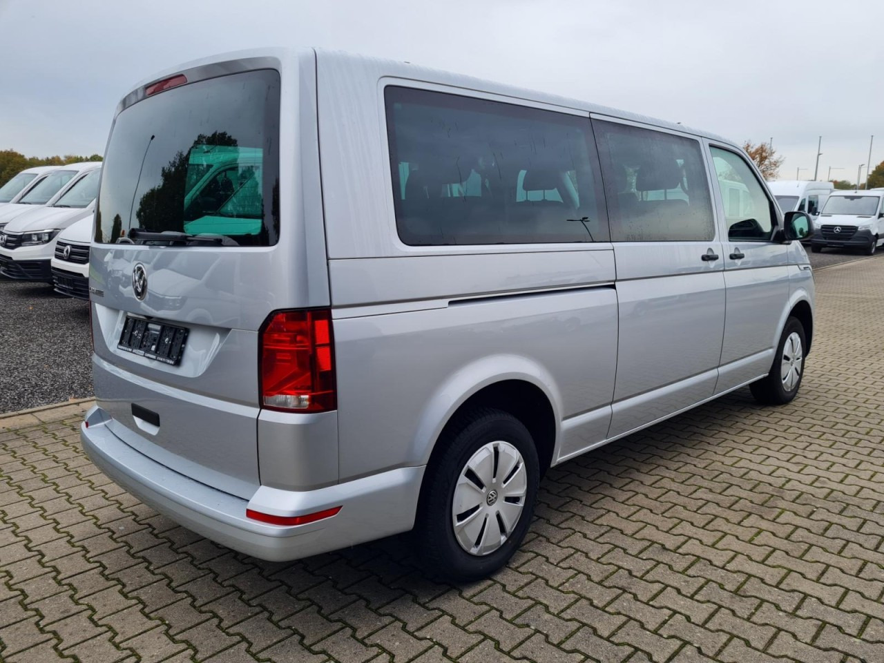 Volkswagen T6.1 Caravelle TDI lang 9 Sitzer 2 Schiebetüren Trendl. - Minibus, Furgon pasagjerësh: foto 5 Volkswagen T6.1 Caravelle TDI lang 9 Sitzer 2 Schiebetüren Trendl. - Minibus, Furgon pasagjerësh: foto 5