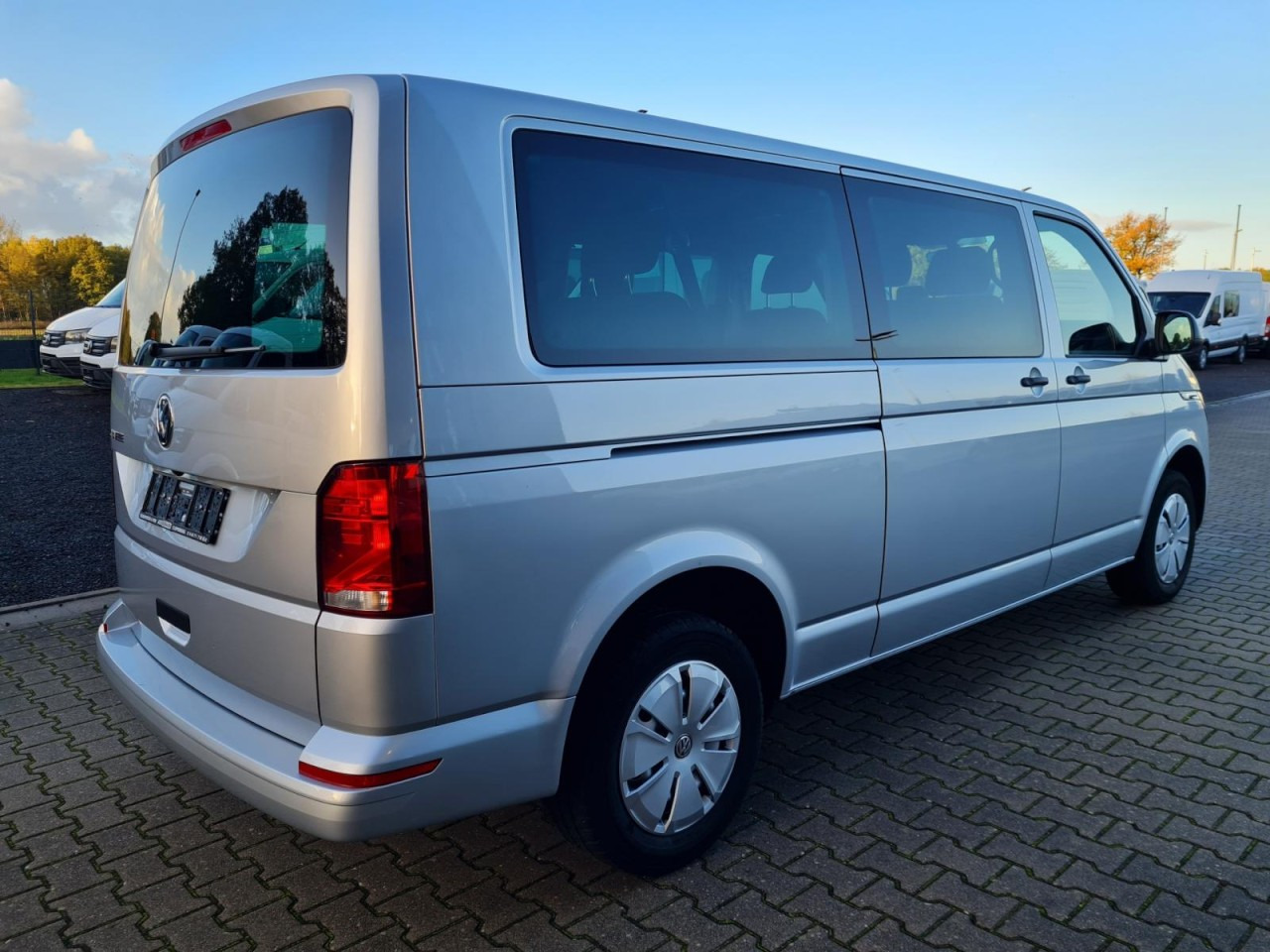 Volkswagen T6.1 Caravelle TDI lang 9 Sitzer 2 Schiebetüren Trendl. - Minibus, Furgon pasagjerësh: foto 5 Volkswagen T6.1 Caravelle TDI lang 9 Sitzer 2 Schiebetüren Trendl. - Minibus, Furgon pasagjerësh: foto 5