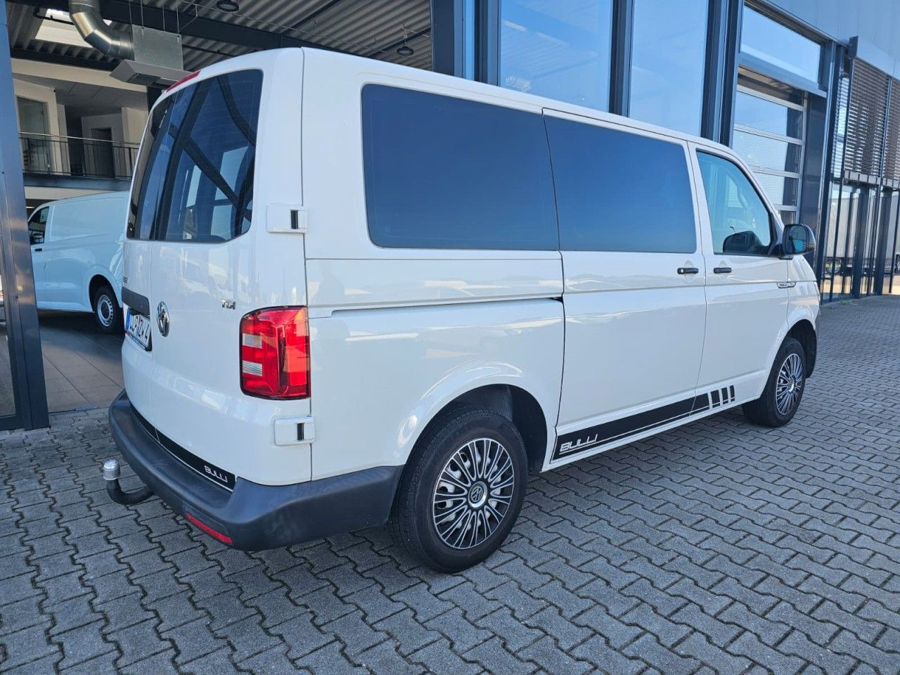 Volkswagen T6 Camper 2.0 TDI AHK KAMERA ZUSATZBATTERIE - Furgon kampingu: foto 2 Volkswagen T6 Camper 2.0 TDI AHK KAMERA ZUSATZBATTERIE - Furgon kampingu: foto 2