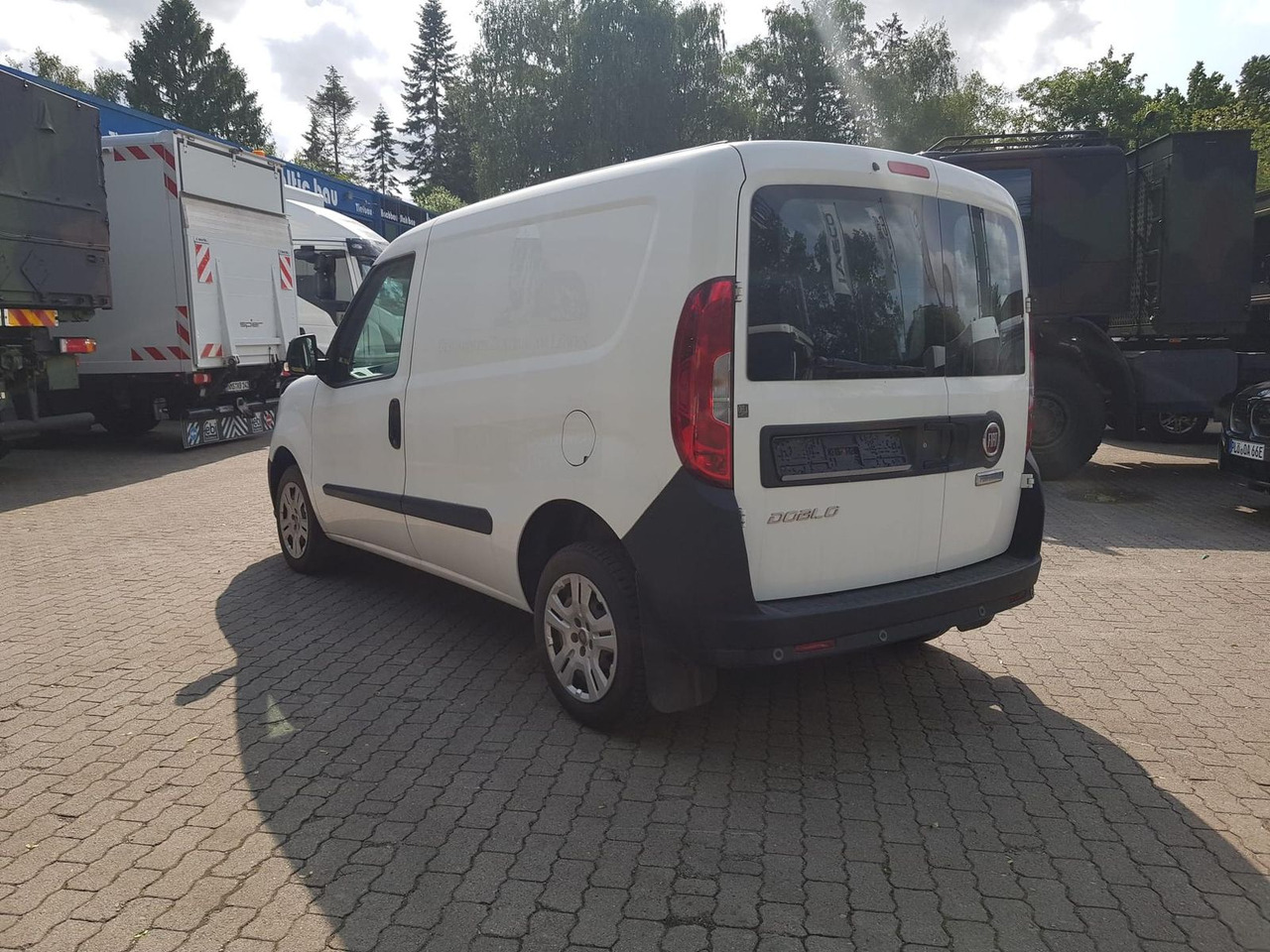 Fiat Doblo Kastenwagen SX 1.3 Klima, Radio mit Nav... - Furgon pasagjerësh: foto 3 Fiat Doblo Kastenwagen SX 1.3 Klima, Radio mit Nav... - Furgon pasagjerësh: foto 3