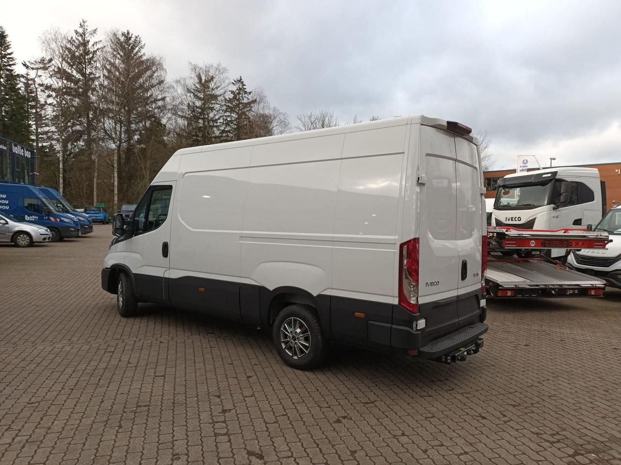 Iveco 35S16A8V AHK, ACC, LED-SCHEINWERFER ab 0% - Furgon: foto 2 Iveco 35S16A8V AHK, ACC, LED-SCHEINWERFER ab 0% - Furgon: foto 2