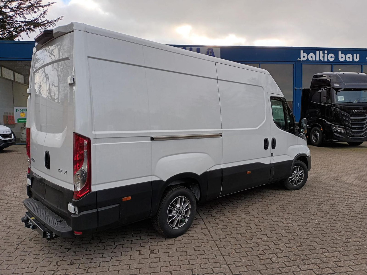 Iveco 35S16A8V AHK, ACC, LED-SCHEINWERFER ab 0% - Furgon: foto 3 Iveco 35S16A8V AHK, ACC, LED-SCHEINWERFER ab 0% - Furgon: foto 3