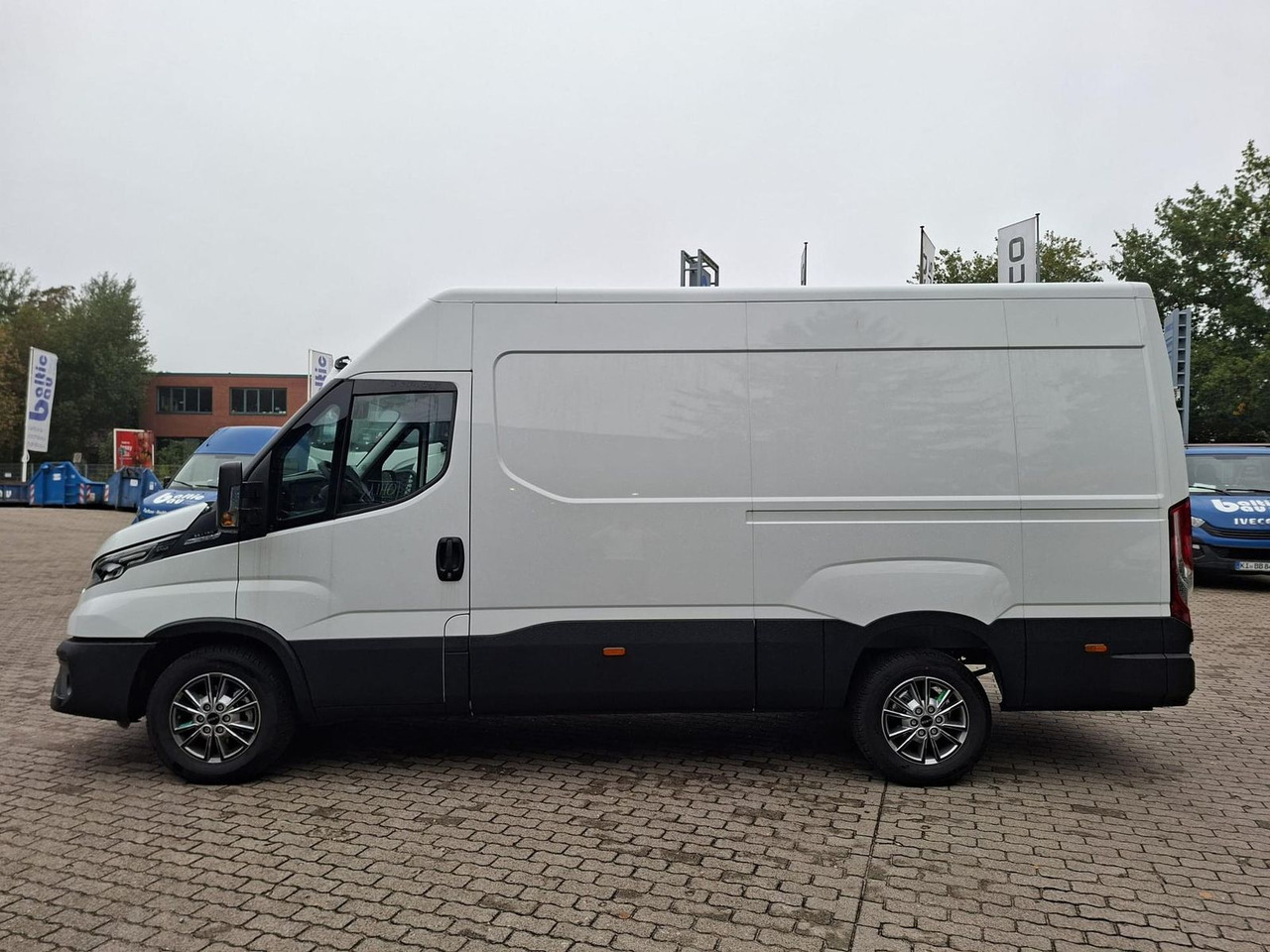 Iveco 35S16A8V Klima, Radio, Kamera ab 0% Finanzierbar - Furgon: foto 2 Iveco 35S16A8V Klima, Radio, Kamera ab 0% Finanzierbar - Furgon: foto 2