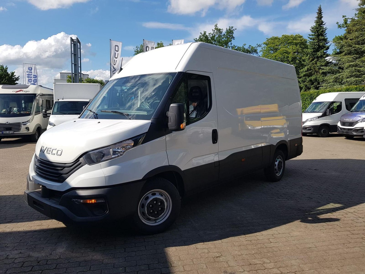 Iveco Daily 35S14A8 V Y mit Rückfahrkamera und Radi... - Furgon: foto 1 Iveco Daily 35S14A8 V Y mit Rückfahrkamera und Radi... - Furgon: foto 1