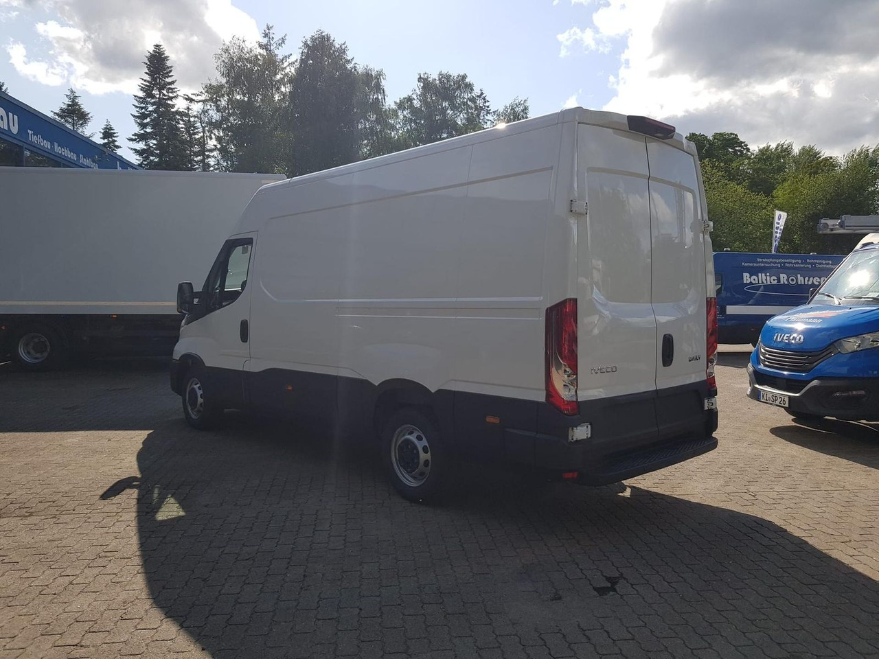 Iveco Daily 35S14A8VY*KAMERA*RADIO*KLIMA* - Furgon: foto 3 Iveco Daily 35S14A8VY*KAMERA*RADIO*KLIMA* - Furgon: foto 3