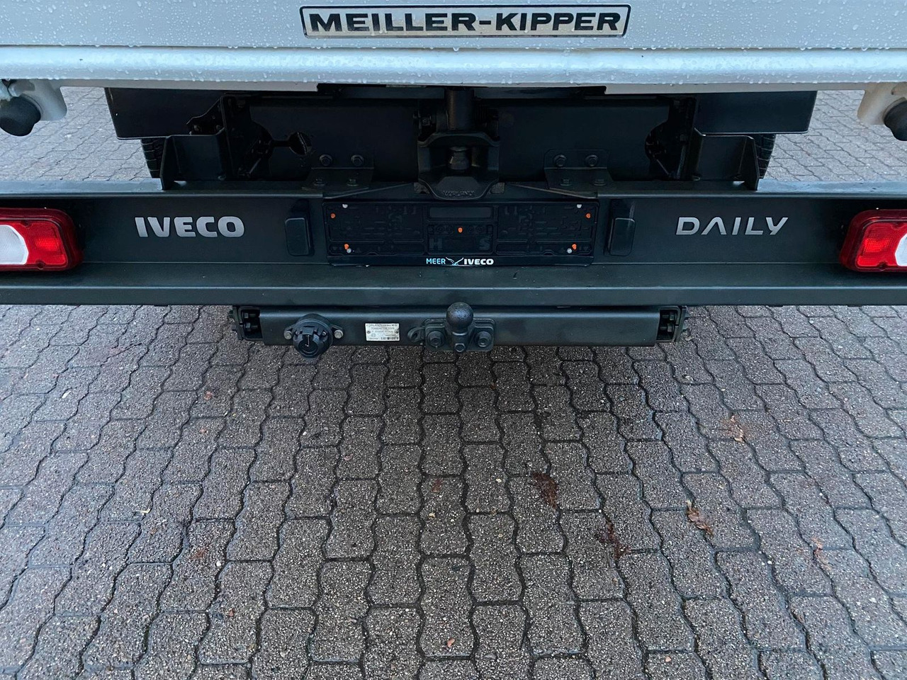 Iveco Daily 70C18H Meiler Dreiseitenkipper*AHK*RADI... - Kamioncine vetëshkarkuese: foto 5 Iveco Daily 70C18H Meiler Dreiseitenkipper*AHK*RADI... - Kamioncine vetëshkarkuese: foto 5